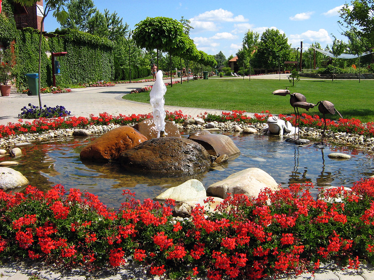 Lipót fürdőjén kívül „virágosságáról” is híres: két éve első helyezést kapott a Virágos európai városok és falvak versenyben