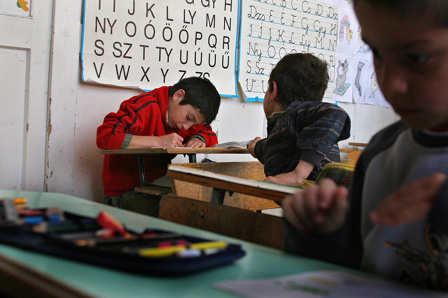 Jelentős eltérések mutathatók ki a roma és nem roma fiatalok között az iskolai teljesítményben