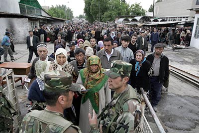 Kara-Szu lakói az üzbég-kirgiz határ nyitására várnak