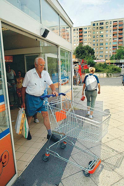 A betonteknõbõl élelmiszer-áruház lett