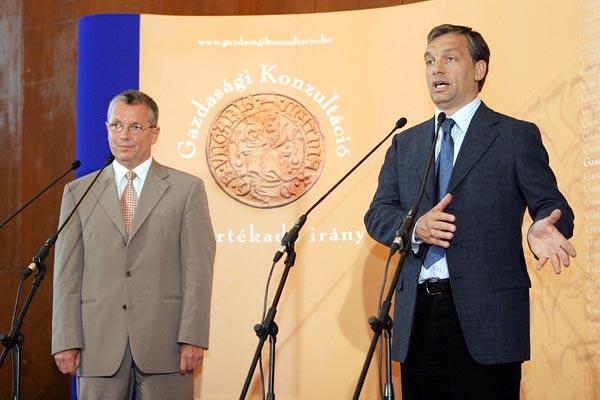 Matolcsy György és Orbán Viktor - a konzultáció eredményét felkínálják a következõ kormánynak