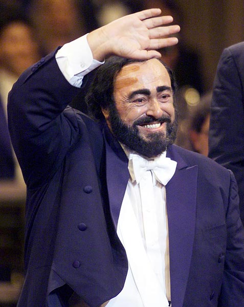 Pavarotti december 5-én, Hongkongban köszön el végleg a rajongóktól