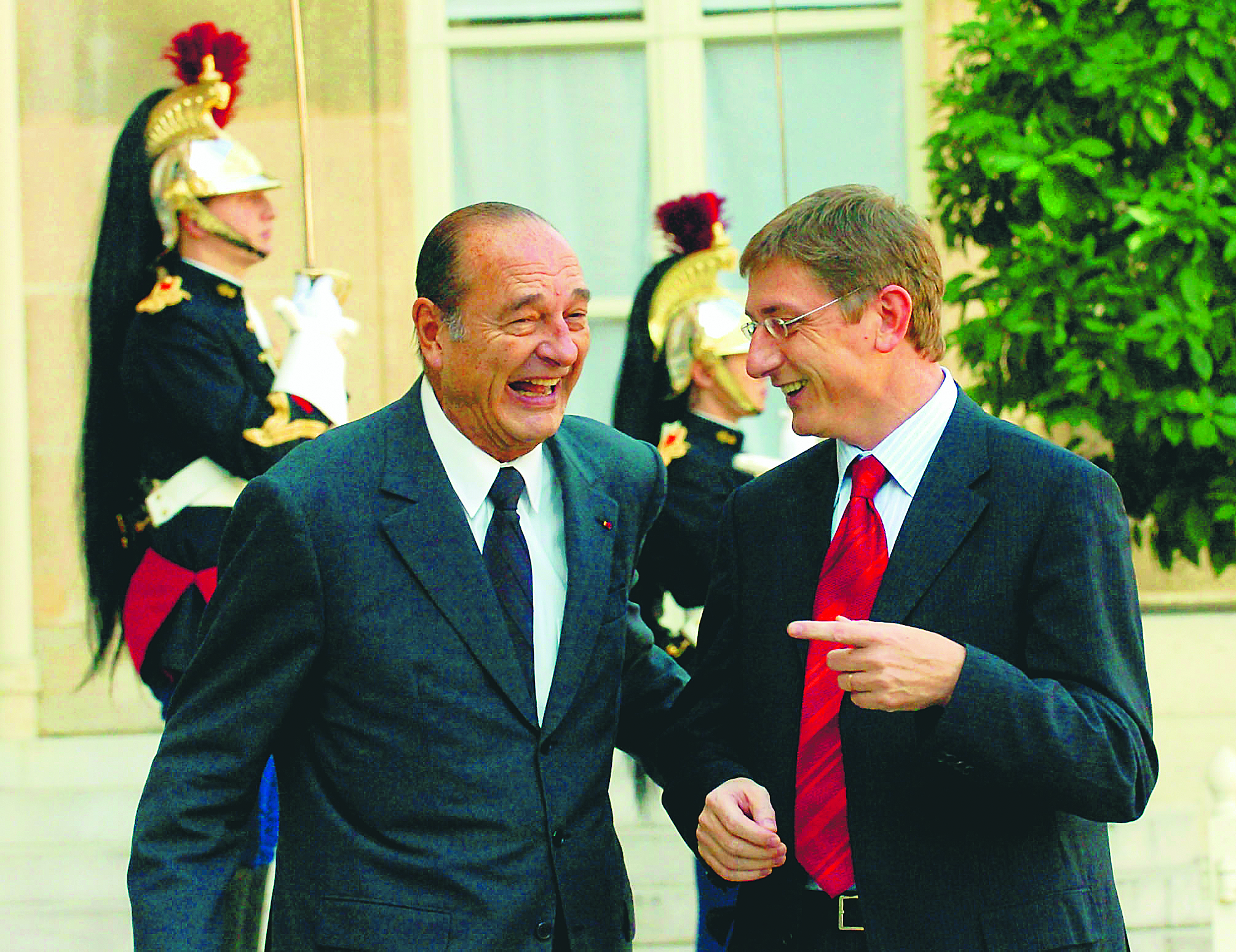 Chirac és Gyurcsány az  Élysée-palota kertjében