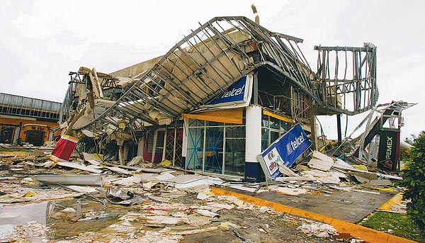 Súlyos károkat szenvedett a mexikói Yucatán-félszigeten lévõ Cancún