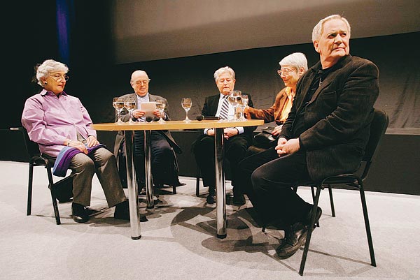 Kármentõné Singer Éva, Rózsa János, Kézdi-Kovács Zsolt és Elek Judit Szabó István mellett  