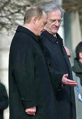 Putyin és Sólyom a Sándor-palota elõtt