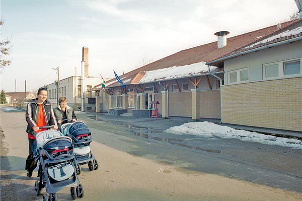 Az óvodához új, egyszintes ebédlõt építettek  