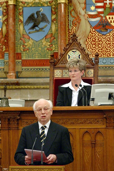 Mádl Ferenc a 2003. február 4-i ülésen