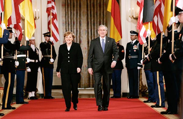 Angela Merkel és George W. Bush januárban a Fehér Házban