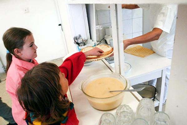 Júliusban és augusztusban is biztosítják az ebédet