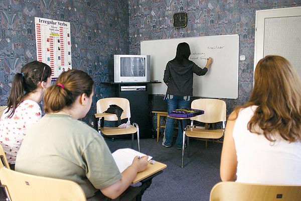 A nyelvtanárok útja a magánórák világába visz