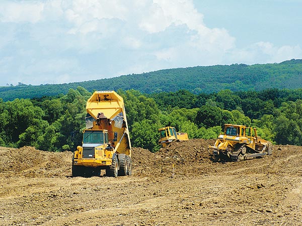 Várhatóan 2007-ben adják át a golfpályát