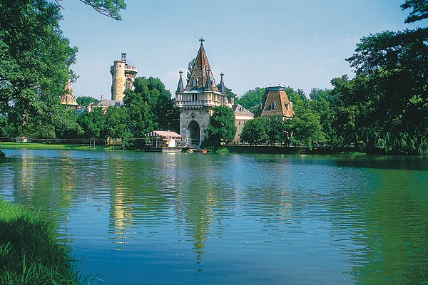 A laxenburgi kastélypark Bécs közelében