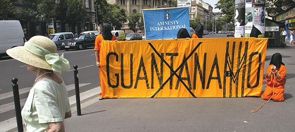 Budapesti utca, 2006: tüntetés Guantánamo bezárásáért