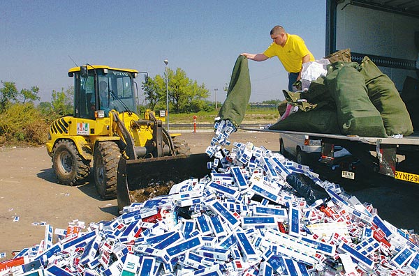 Csempészett cigarettákat semmisítenek meg Debrecenben  