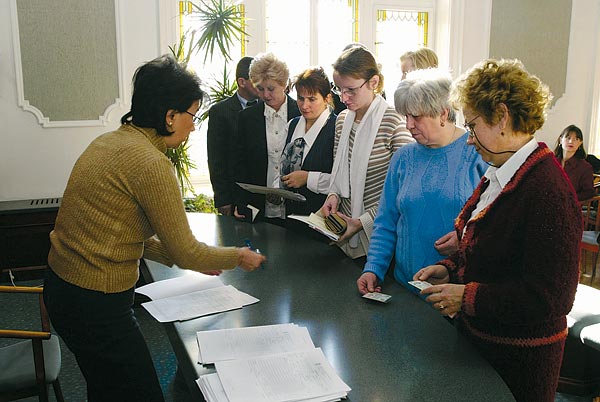 Állampolgársági eskü 2004-ben a kõbányai polgármesteri hivatalban