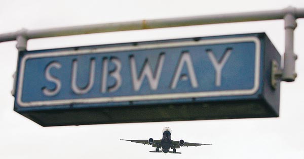 2005. július 7.: robbanások a londoni metrón. Tegnap pánik London, majd a világ több repülõterén