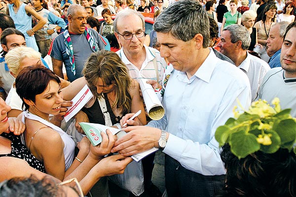 Bugár Béla a szlovákiai választások idején az MKP érsekújvári hívei között  