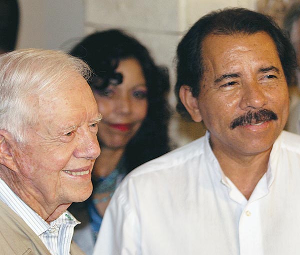 Jimmy Carter és Daniel Ortega a választások után találkozott Managuában