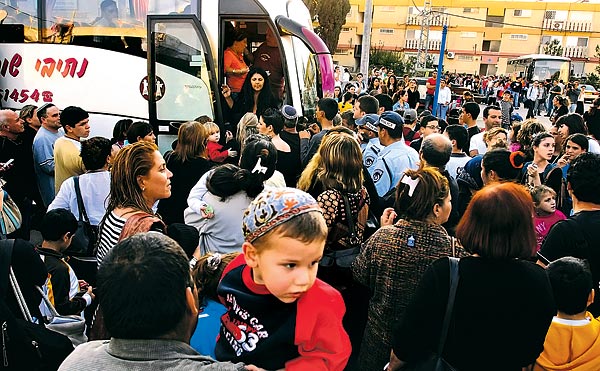 Evakuálják a gyerekeket a dél-izraeli városból