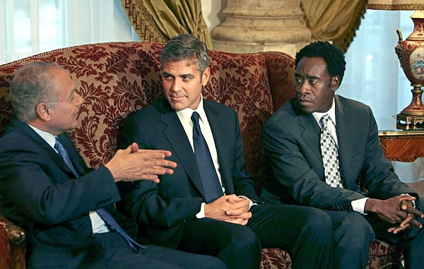 Ahmed Aboul Gheit külügyminiszter, George Clooney és Don Cheadle Kairóban