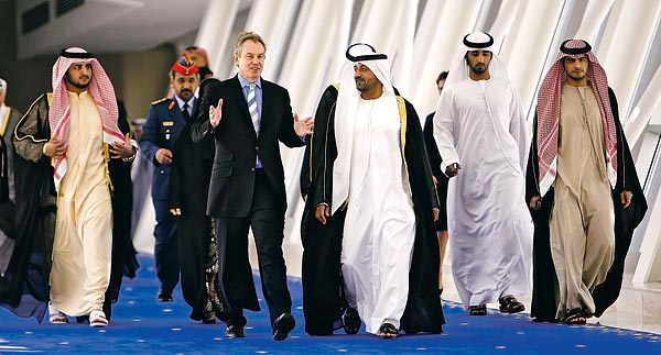 Blair Dubaiban fejezte be közel-keleti körútját, és a térség mérsékelt erõit összefogásra szólította fel