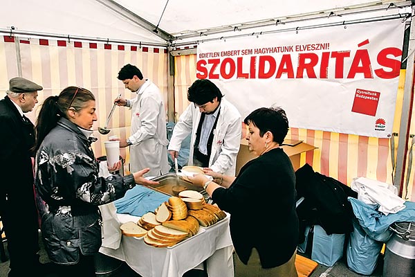 Ingyenleves a Köztársaság téren