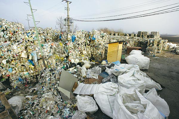 Zöldlistás árunak álcázták a hulladékot