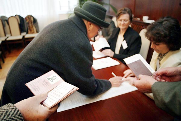 Népszavazás a kettõs állampolgárságról 2004. december 5-én