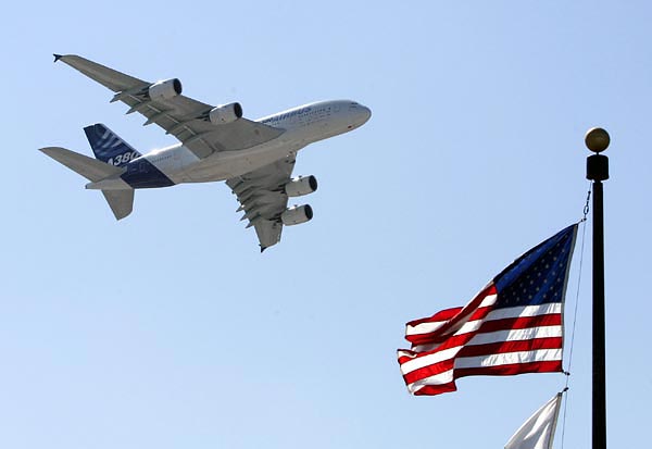 Felszáll az elsõ Airbus A380-as a New York-i repülõtérrõl március 20-án