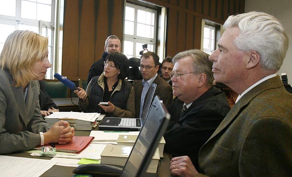Horst V., a siemens egyik volt felsõ vezetõje a bíróságon, 2007. márciusban