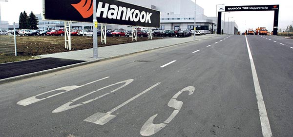 Készül a Hankook Tire dunaújvárosi abroncsgyára. Nincs megállás