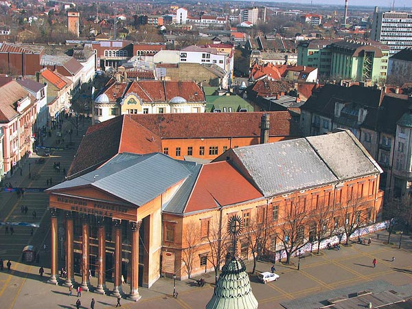 A rendbehozatalra már több terv is született, a teátrum mégis évek óta lakatlan