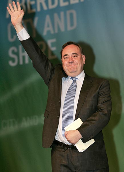 Alex Salmond, a Skót Nemzeti Párt vezetõje - Skóciában elõre törtek