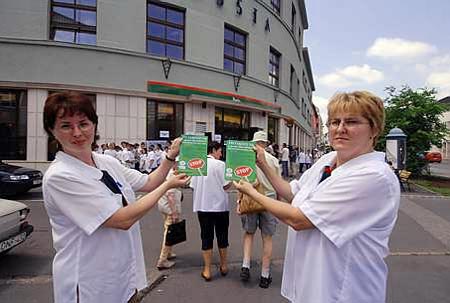 A szolnoki nagyposta dolgozói is egyórás sztrájkot tartottak