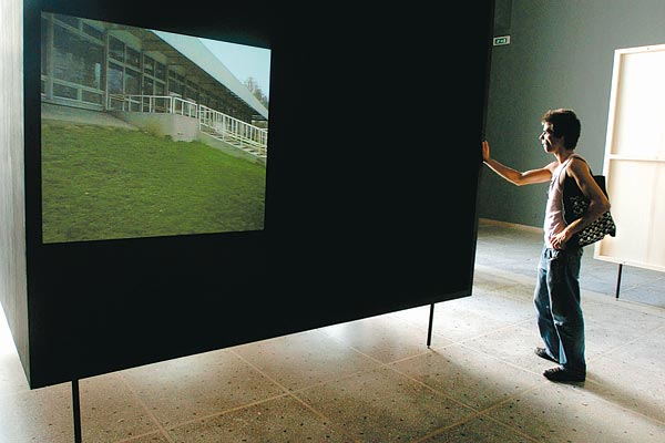 Tegnap óta folyamatosan vetítik Andreas Fogarasi rövidfilmjeit az 52. Velencei Biennále magyar pavilonjában