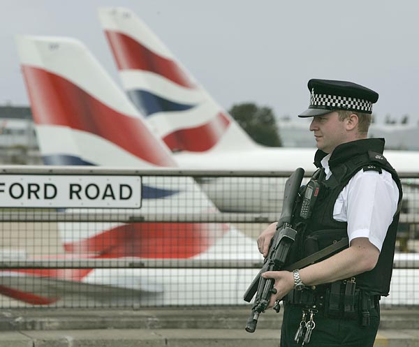 Megerősítették a Heathrow őrzését