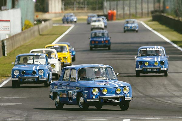 Történelmi előadás, autólegendákkal: a Renault R8-as Gordinik mezőnye