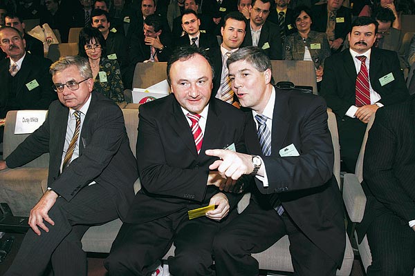 Duray Miklós, Csáky Pál és Bugár Béla egy révkomáromi tanácskozáson 2007 áprilisában