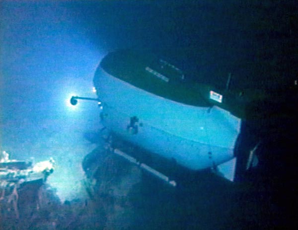 Orosz mini-tengeralattjáró az északi Jeges-tenger mélyén