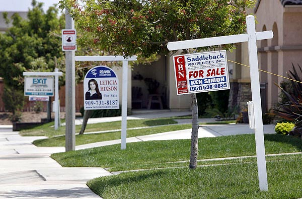 Fizetésképtelenség miatt eladó házsor Kaliforniában