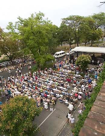 Koncert az osztrák termékek, szolgáltatások bojkottálásáért és a Rába védelmében, 2007. aug. 7.