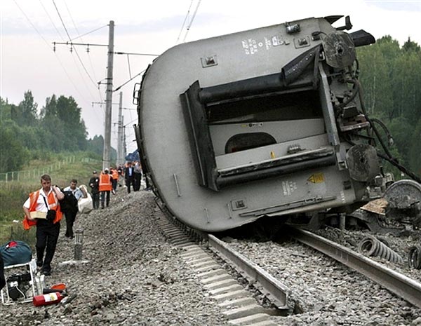 A kisiklott Nyevszkij Expressz Malaja Visera mellett, Pétervártól 200 kilométerre