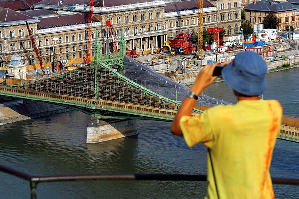 Felújítás miatt egy évig zárva. Legalábbis az autók előtt