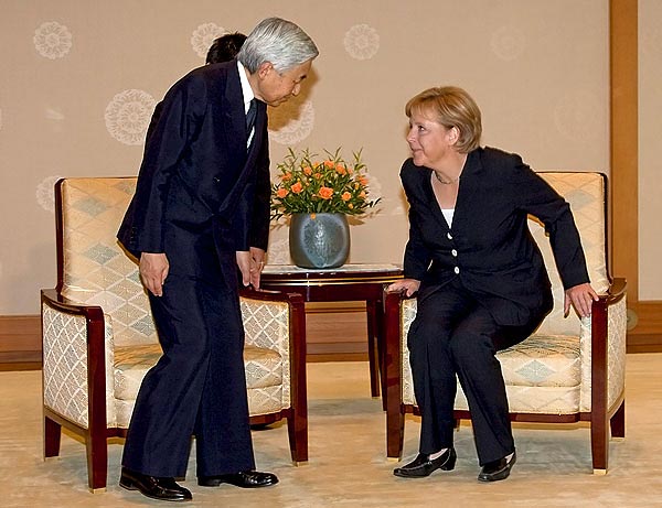 Akihito császár és Merkel kancellár Tokióban