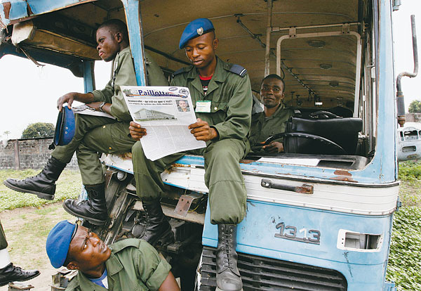 Kongói katonák várják a bevetést