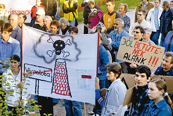 Ez a felvétel a legutóbbi várpalotai demonstráción készült