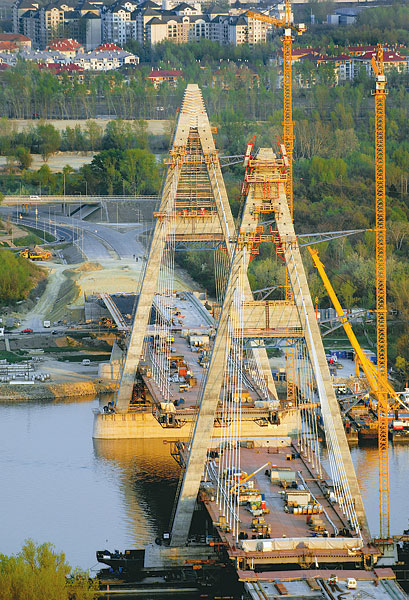 Az M0-ás északi összekötő hídját építi a Hídépítő. Összerakták és újra szétszedik