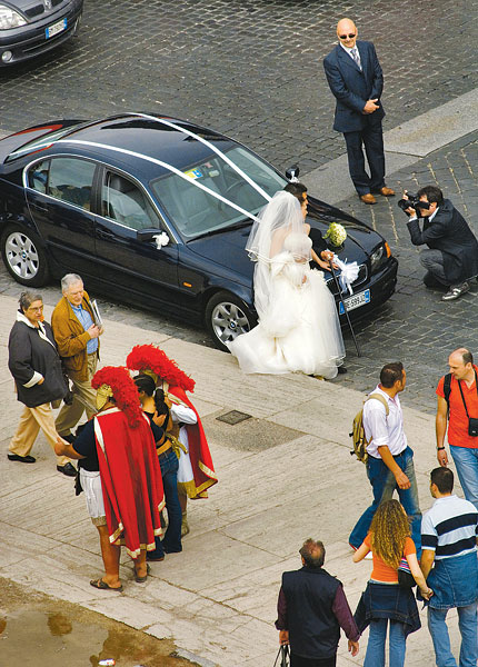 Esküvő Rómában. Az olaszok egyre később házasodnak