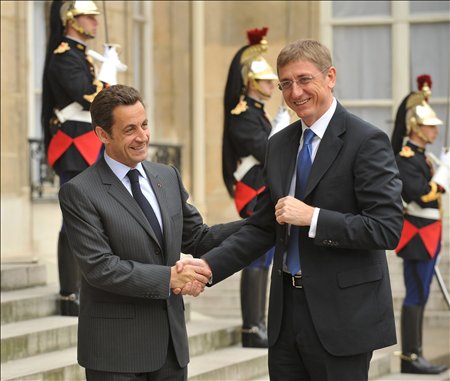 Nicolas Sarkozy üdvözli a magyar kormányfőt